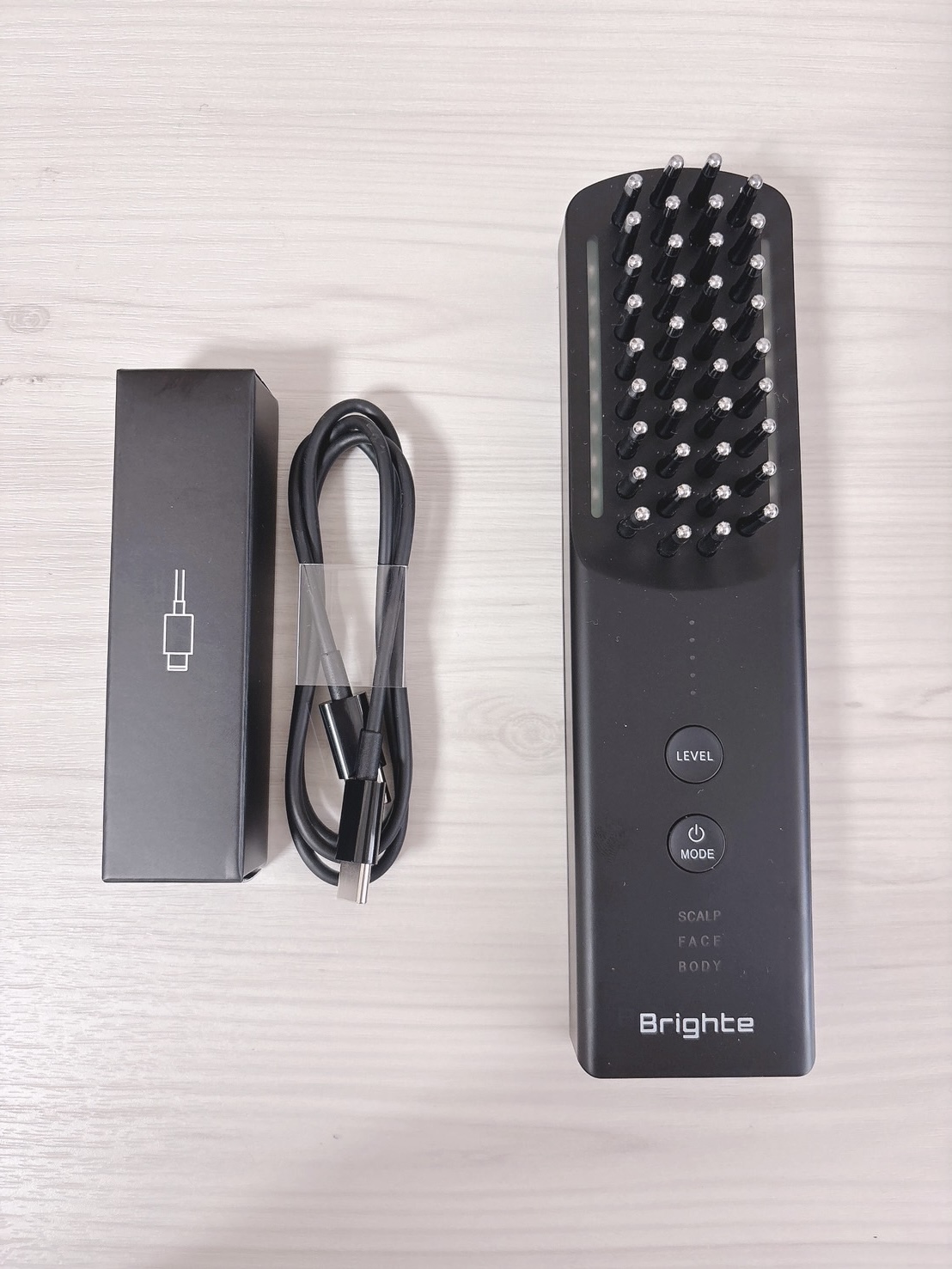 エレキブラシ:本体と充電器